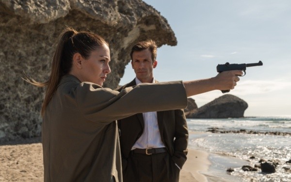 Blanca Suárez en Jaguar. Foto: (Netflix)