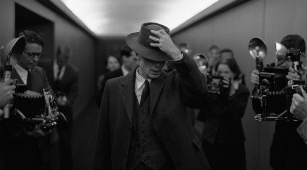 Christopher Nolan presenta Oppenheimer (IMDb).