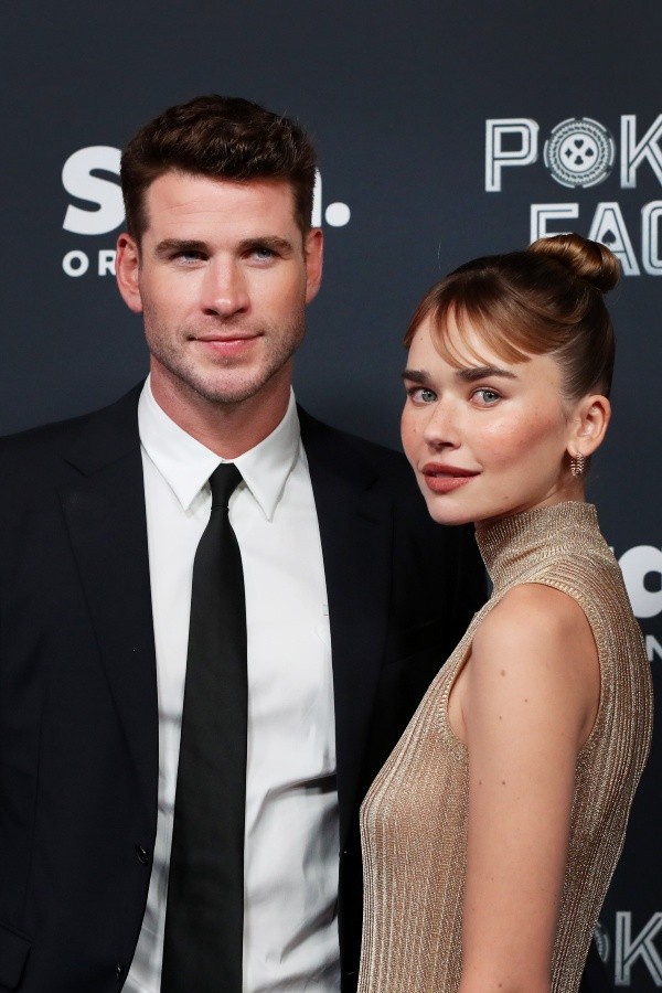 Liam Hemsworth y Gabriella Brooks en 2022 (Getty).