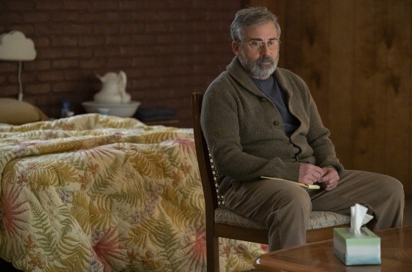 Steve Carell y Domhnall Gleeson protagonizan El Paciente (Star+).