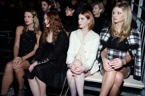 Apple Martin junto a Sadie Sink y Lucy Boynton (Getty).