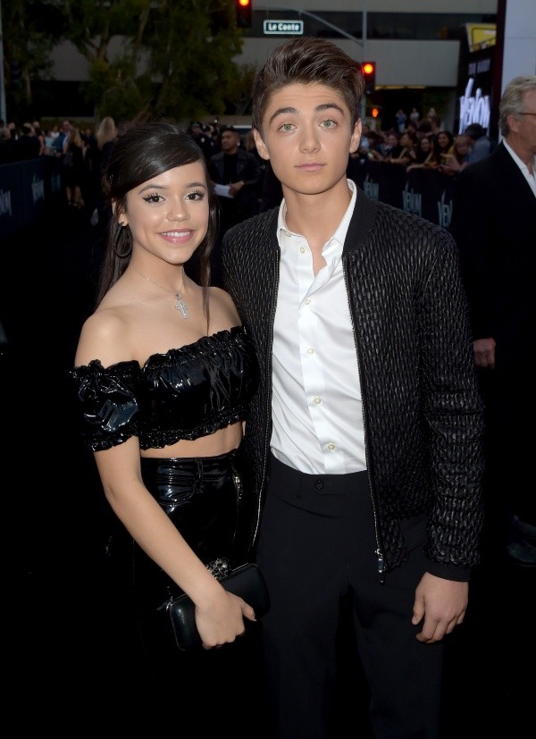 Jenna Ortega y Asher Angel (Getty).