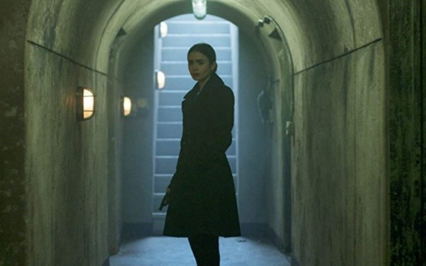 Lily Collins en La Herencia. Foto: (IMDB)