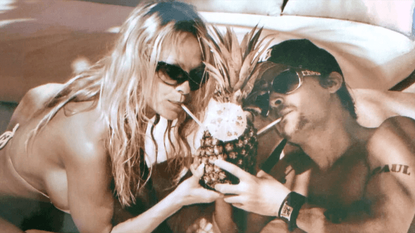 Pamela Anderson y Tommy Lee. Foto: (Netflix)