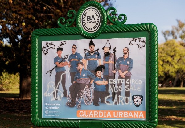 Algunas cosas de las que suceden en Divisón Palermo. Foto: (Netflix)