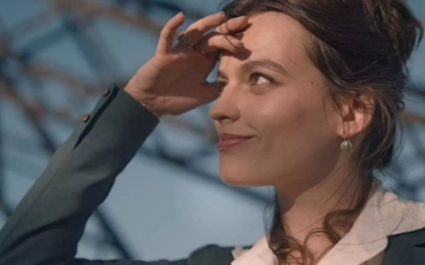 Emma Mackey en Eiffel. Foto: (IMDB)