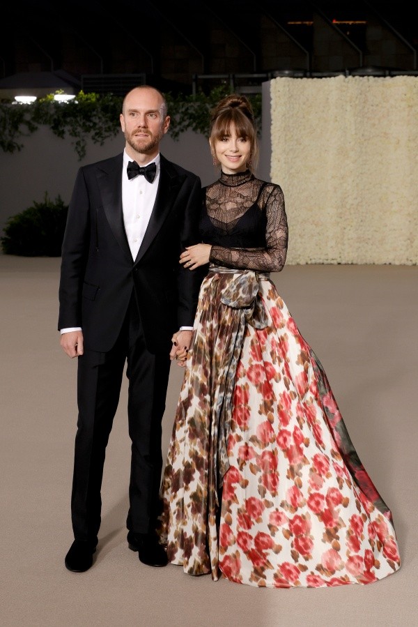 Lily Collins se encuentra en pareja con Charlie McDowell (Getty).