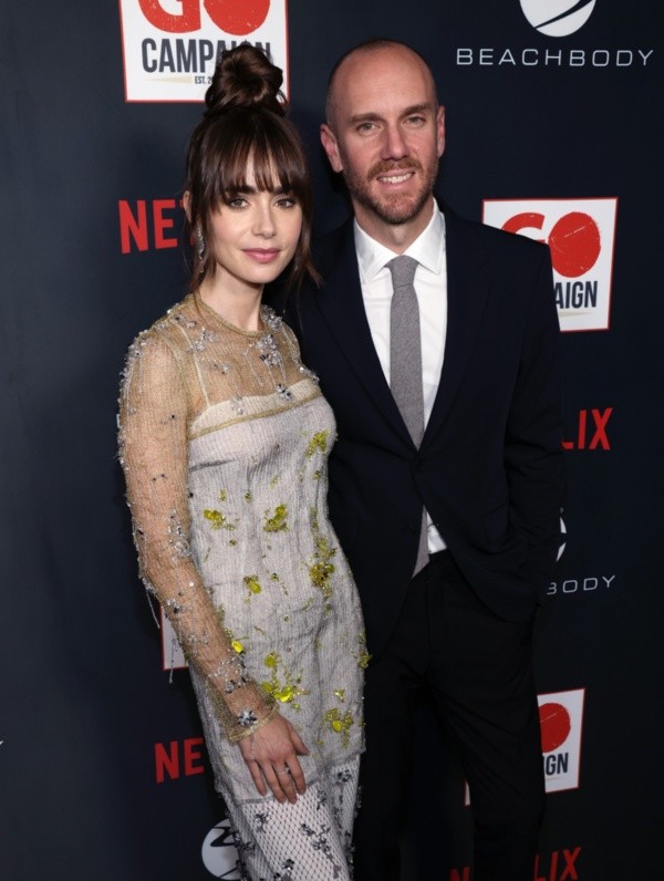 Lily Collins se encuentra en pareja con Charlie McDowell (Getty).