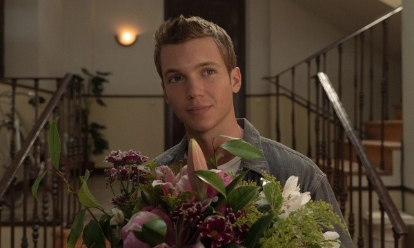 Franco Masini es Julio en Todas las veces que nos enamoramos (Netflix).