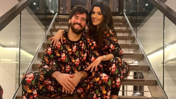 Mucho amor entre el arquero del Liverpool y la médica pediatra (Instagram)