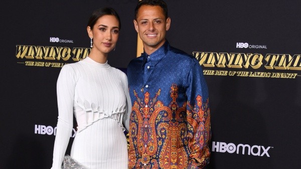 Chicharito conoció a Nicole y rápidamente quedaron envueltos en una relación (Getty Images)
