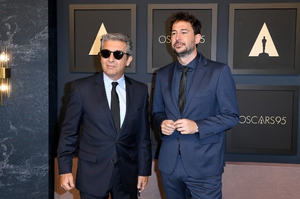 Ricardo Darín y Santiago Mitre en el almuerzo de nominados de los Premios Oscar 2023 (Getty).