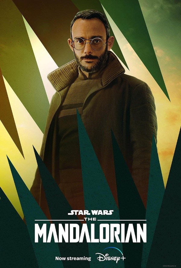 Omid Abtahi interpreta a Dr. Pershing en The Mandalorian (Disney+).