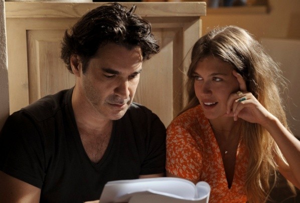 El maestro y la música azul, primera serie griega adquirida por Netflix (IMDb).