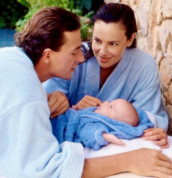 Alesandro y Aless Lequio con Ana Obregon. Foto: (Instagram)