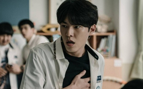 Duty after school. Foto: (IMDB)