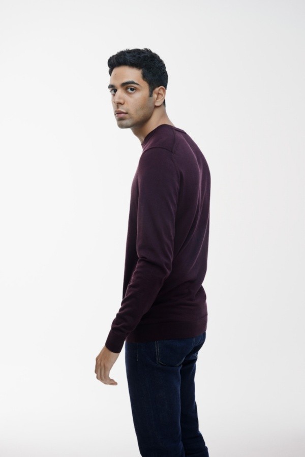 Rish Shah es Jay Farrow (Netflix).