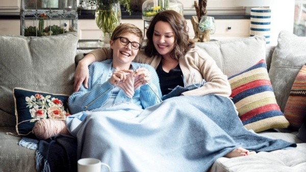 El baile de las luciérnagas regresa con una nueva temporada (Netflix).