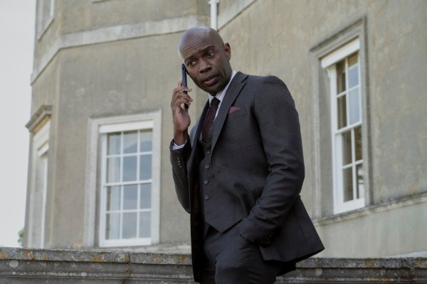 David Gyasi es Austin Dennison (Netflix).