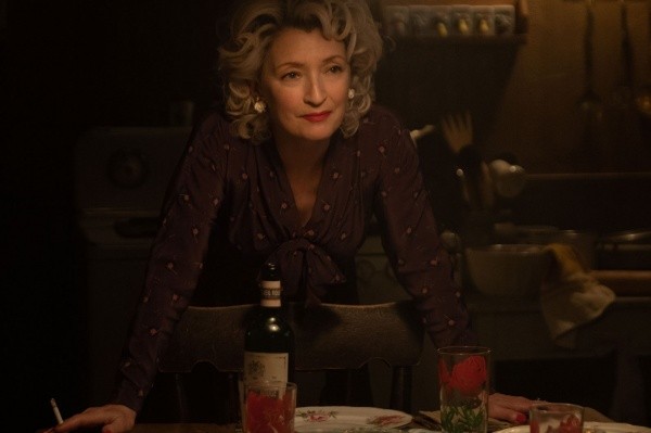 Lesley Manville es Blanche Weboy (Netflix).