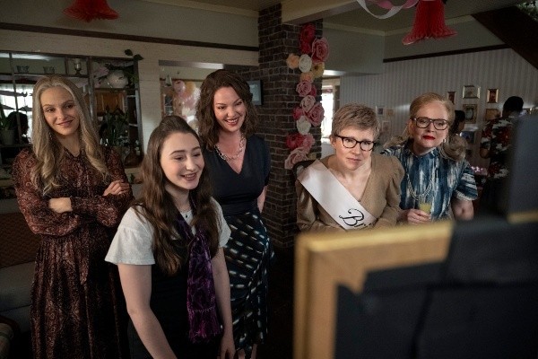 El baile de las luciérnagas estrenó sus últimos episodios (Netflix).