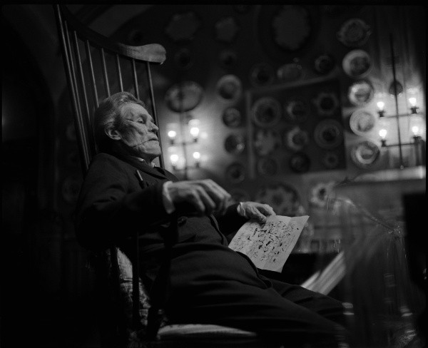 Primer vistazo a Willem Dafoe en Poor Things (Searchlight Pictures)