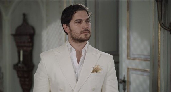 Çağatay Ulusoy en la temporada 2. Foto: (Netflix)