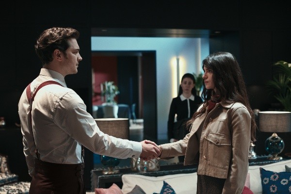 Çağatay Ulusoy y Şifanur Gül. Foto: (Netflix)
