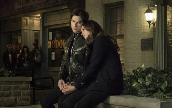 Damon y Elena. Foto: (IMDB)
