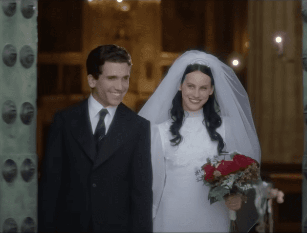 Lola y Adolfo pensaban que vivirían un sueño, pero pronto este se convierte en una pesadilla. Imagen: @TrailersInSpanish.