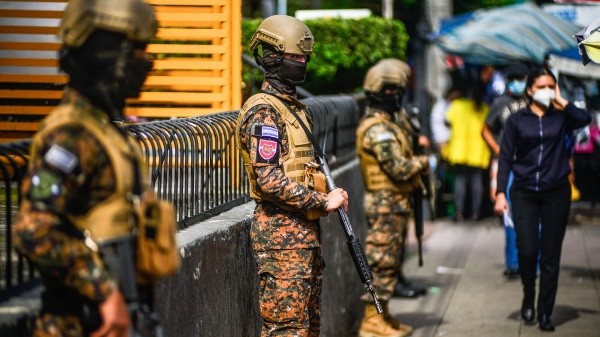 Los ciudadanos conviven entre los problemas de inseguridad y el mal accionar policial (Imago)