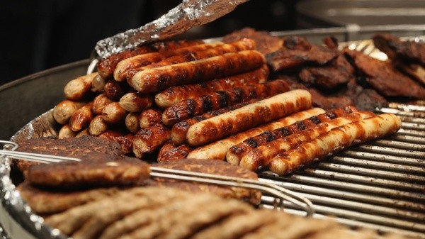 La carne procesada ha sido transformada para mejorar su sabor (Getty Images)