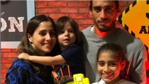 Se conocieron de jóvenes y formaron una familia.