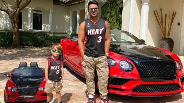 Luis Fonsi es un apasionado de los autos de alta gama (Instagram)