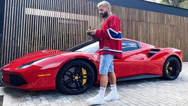 Una impresionante Ferrari 488 en el garaje de Maluma (Instagram)